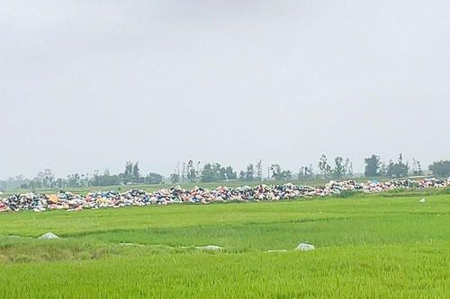 Hà Tĩnh: Tìm giải pháp bền vững xử lý hàng trăm tấn rác tồn đọng, bốc mùi hôi thối