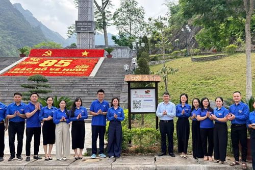 Đoàn khối UBND tỉnh khánh thành Công trình số hóa di tích tại Khu di tích Quốc gia đặc biệt Pác Bó
