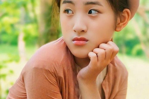 Cô bé lớn lên giữa hai nền trời vẫn diễn bằng trái tim Việt
