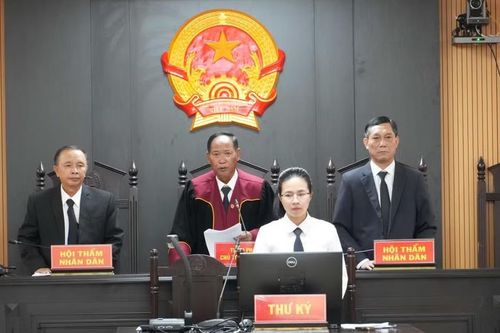 Nguyễn Đình Thắng bị tuyên phạt 11 năm tù về tội 'khủng bố'