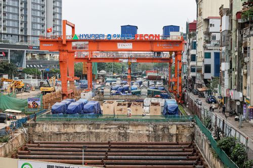Phố vàng tê liệt vì lô cốt metro chậm tiến độ, nhà 2 mặt tiền không ai thuê