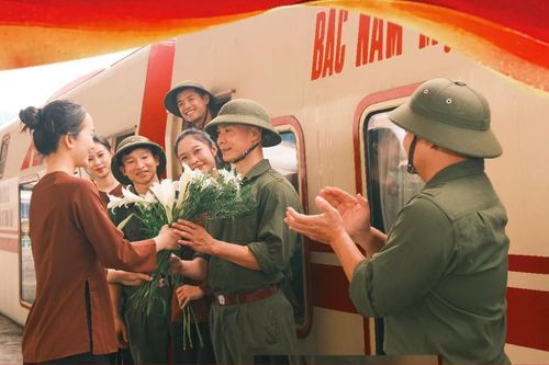 Chuyến tàu tái hiện ký ức của ngày Giải phóng miền Nam, thống nhất đất nước