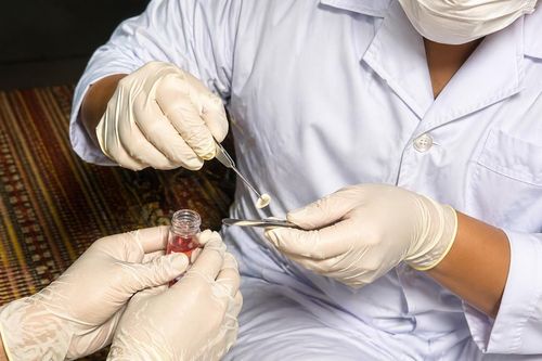 Món quà ánh sáng từ đôi giác mạc của người phụ nữ 61 tuổi