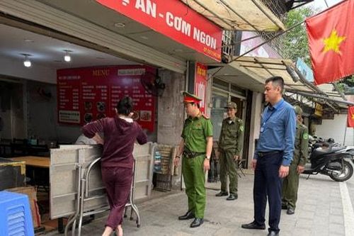Phường Ô Chợ Dừa tạo chuyển biến ý thức, gỡ 'điểm nghẽn' giao thông
