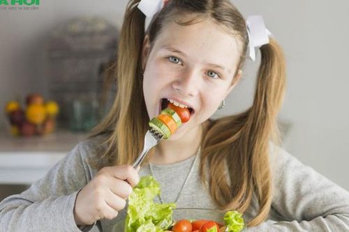 Mùa thi, ăn đúng 5 thứ này trước giờ học: Não 'chạy nhanh hơn', nhớ lâu hơn