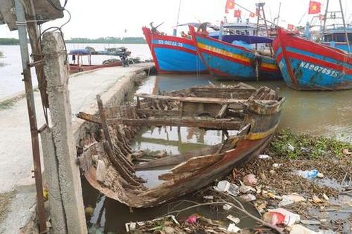 'Nghĩa địa tàu cá' làm khó ngư dân