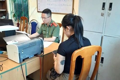 Tự ý đăng ảnh người khác trái phép lên mạng, một phụ nữ bị xử phạt