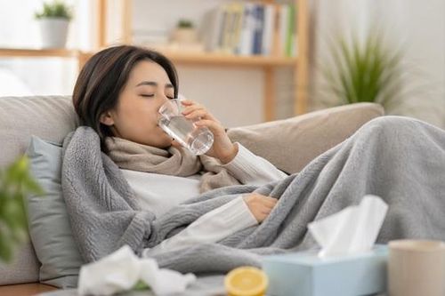 Trị cảm cúm thông thường không cần dùng thuốc