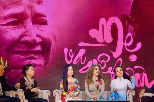 Hà Phương mang 'bí mật gia đình' lên sóng truyền hình Mỹ