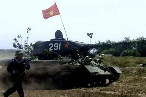Xe tăng hạng trung T-34-85 - Biểu tượng thiết giáp và vai trò trong quân đội Việt Nam