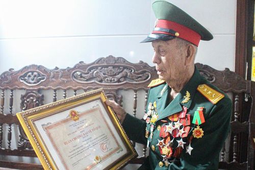 Dấu chân người lính qua hai cuộc chiến và đời thường