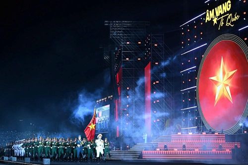 40.000 khán giả 'cháy' cùng đại nhạc hội 'Âm vang Tổ quốc'