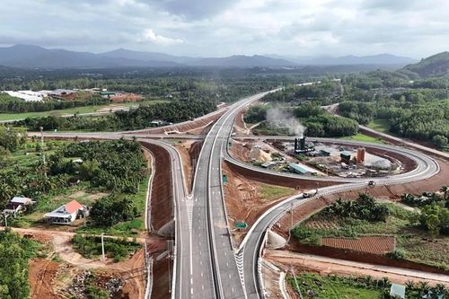 Hôm nay thông xe loạt cao tốc, giảm tải các cửa ngõ du lịch