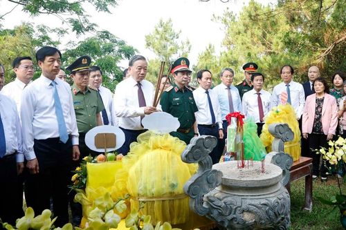 Lá cờ thống nhất và mệnh lệnh hành động