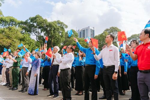 51 năm thống nhất đất nước: Lan tỏa tinh thần yêu nước từ Lễ chào cờ 'Tôi yêu Tổ quốc tôi'