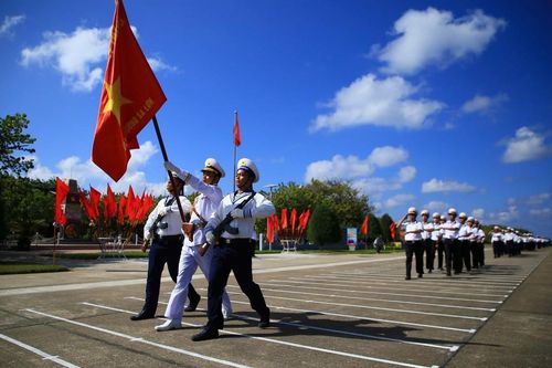 Đem cờ Tổ quốc ra nơi đầu sóng ngọn gió ở Trường Sa