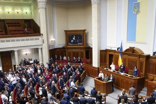 Quốc hội Ukraine gia hạn lệnh thiết quân luật