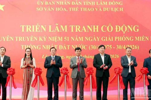 Lâm Đồng: Triển lãm tranh cổ động kỷ niệm 51 năm Ngày Giải phóng miền nam, thống nhất đất nước
