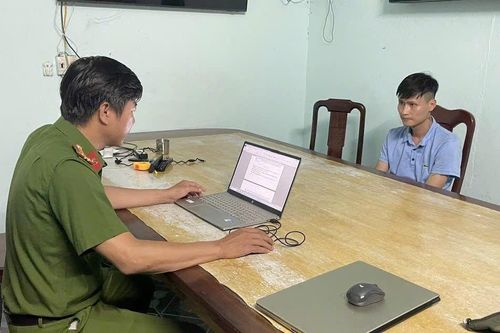 Phát hiện nhóm 'con nghiện'