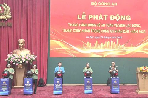 Nâng cao nhận thức, bảo đảm an toàn, chăm lo người lao động