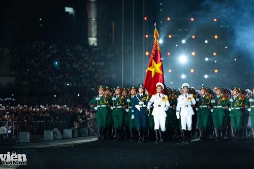 Vó ngựa kỵ binh và bước chân hào hùng của lực lượng vũ trang trong đêm concert Âm vang Tổ quốc