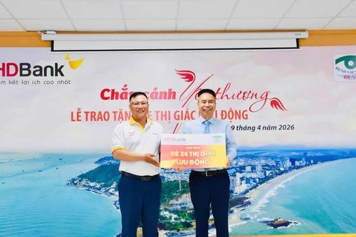 Bệnh viện Mắt Bà Rịa-Vũng Tàu tiếp nhận 'Xe thị giác lưu động'