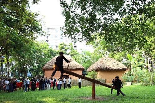 'Viết tiếp' câu chuyện di sản bằng đôi bàn tay khéo léo và tri thức cộng đồng