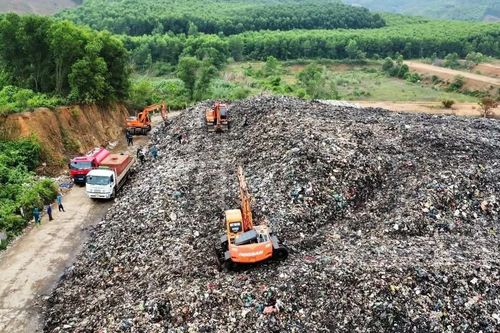 Đóng cửa bãi rác cháy suốt nửa tháng