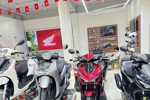 Cuối tháng 4, xe máy số phổ thông chênh gần chục triệu tại đại lý