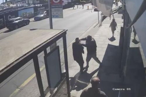 Video hai người Do Thái bị đâm ở London giữa làn sóng bài Do Thái gia tăng