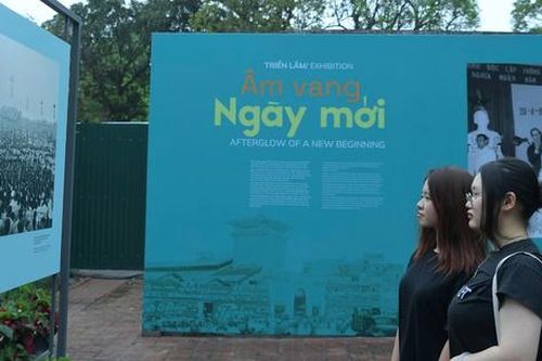 Gợi lại ký ức sau ngày thống nhất qua ảnh tư liệu quý