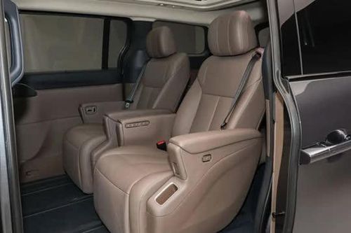 Xe MPV hạng sang động cơ PHEV, trang bị tối tân, giá hấp dẫn