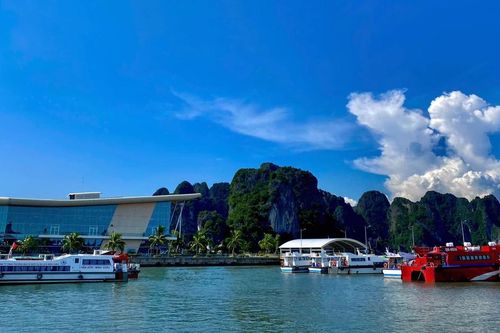Quảng Ninh: Người dân địa phương được miễn, giảm vé khi đi tàu tại bến cảng Ao Tiên