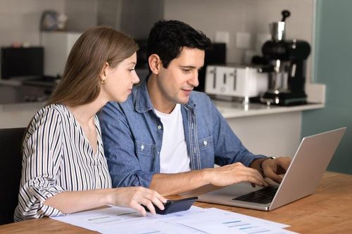 Thu nhập 180 triệu/tháng, cặp vợ chồng 38 tuổi lên kế hoạch phân chia tài sản cho con và nghỉ hưu trong 10 năm tới