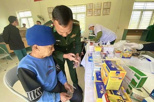 Thắm tình quân dân nơi biên cương Pù Ngùa