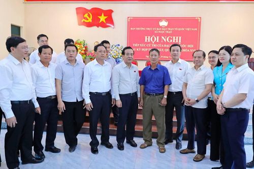 Bí thư Tỉnh ủy, Trưởng Đoàn ĐBQH tỉnh Lê Đức Thái tiếp xúc cử tri xã Ngọc Trạo: Chuyển mạnh từ tư duy thụ hưởng sang chủ động kiến tạo phát triển