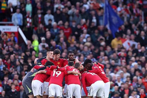 Man Utd tiến sát Champions League: Niềm vui ngắn chẳng tày gang tại Old Trafford