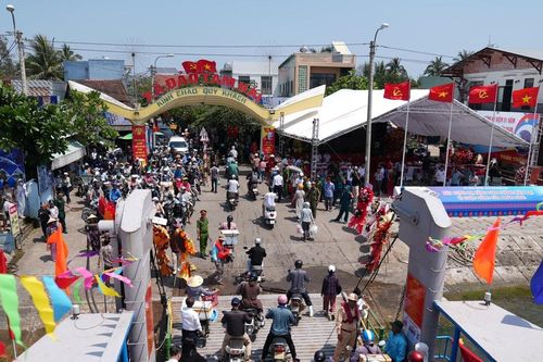 Niềm vui của người dân Tam Hải khi phà mới vận hành