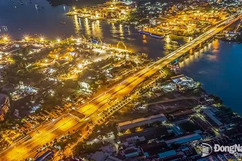 Bản giao hưởng tháng Tư