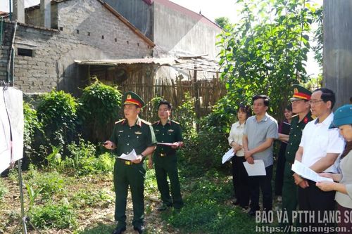 Đồng chí Phó Chủ tịch Thường trực HĐND tỉnh khảo sát địa điểm xây dựng Nhà bia di tích Tỉnh đội Bộ dân quân Lạng Sơn