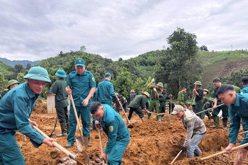 Ra quân hỗ trợ hộ gia đình chính sách xây dựng nhà ở tại Xuân Ái