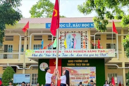 Để lịch sử chạm đến trái tim học sinh