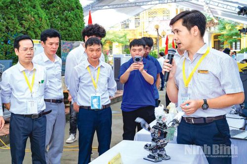 Quan tâm đầu tư, phát triển nguồn nhân lực chất lượng cao