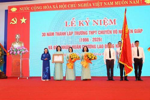 Kỷ niệm 30 năm thành lập Trường THPT chuyên Võ Nguyên Giáp
