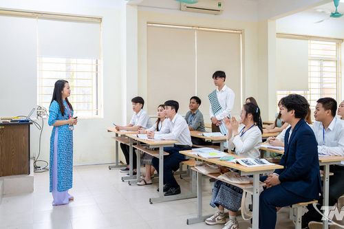 Từ giảng đường đến ngoại giao nhân dân