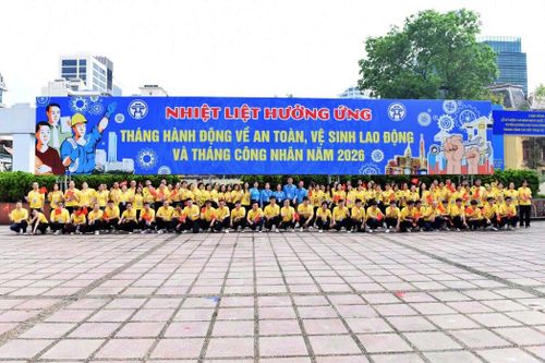 100 đoàn viên, người lao động May 10 tham gia diễu hành kỷ niệm Ngày Quốc tế Lao động 1/5
