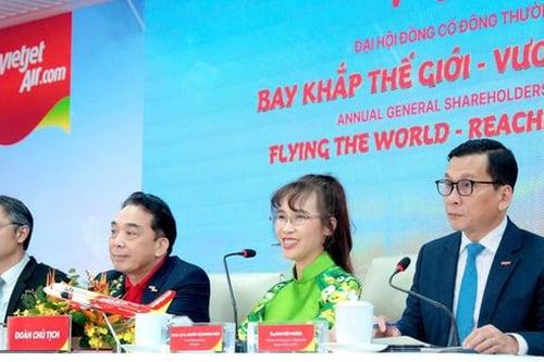 Vietjet lãi lớn, chia cổ tức 30%, đẩy mạnh chiến lược 'bay khắp thế giới'