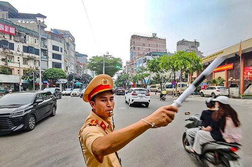 CSGT Hà Nội tăng cường lực lượng, bảo đảm an toàn giao thông kỳ nghỉ 30/4 - 1/5