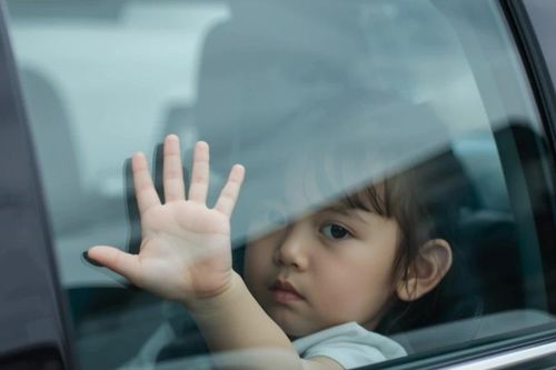 Giải pháp xây dựng cơ chế thói quen để tránh bỏ quên trẻ nhỏ trên ô tô
