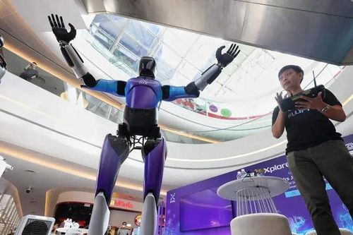 Singapore tăng tốc phát triển vệ tinh và robot hình người cho an ninh nội địa